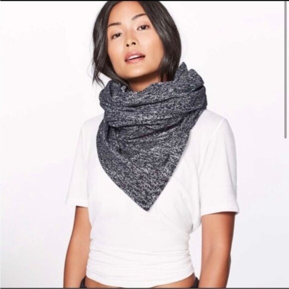 Lululemon Vinyasa Scarf Marled Gray Snap Buttons OS Shawl Wrap Convertible - Picture 5 of 14
